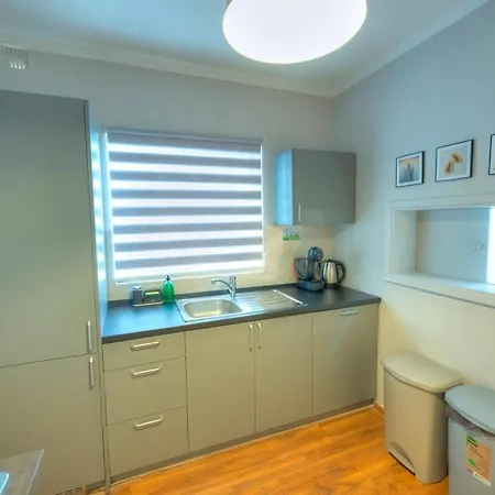 Stylish, Large 3bedroom, Seafront Terrace Goslm-13